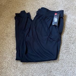 NWT, UA heat gear joggers, XL